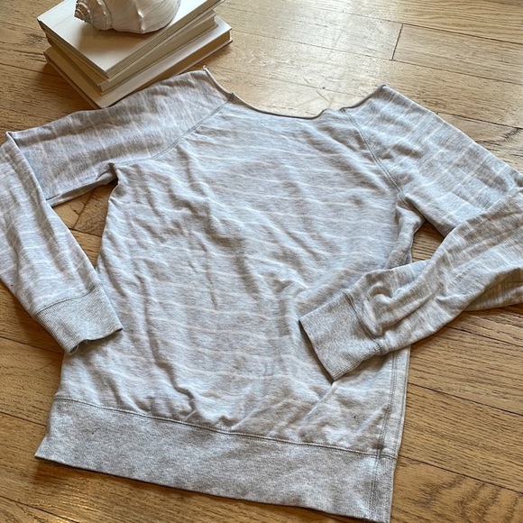 I love H81 sweatshirt - Picture 9 of 9